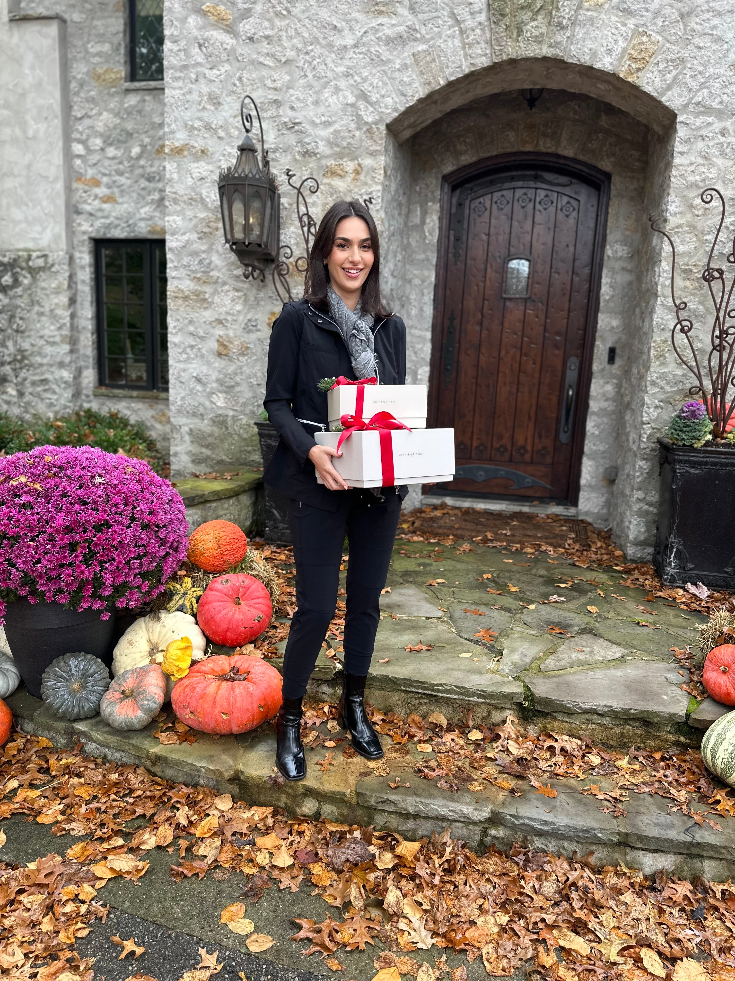 Unwrap Joy Together: Ideas for Group Gifting for Memorable Holidays