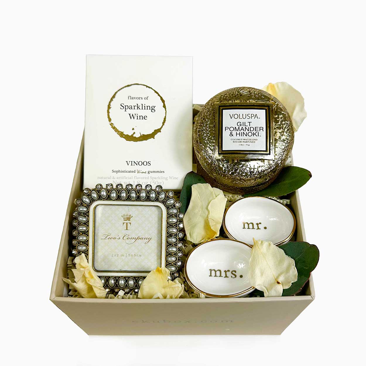 ekuBOX wedding gift Celebration of Love Wedding Gift Box: Perfect for newlyweds or those celebrating love.