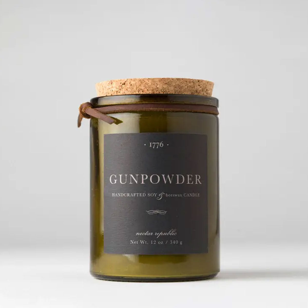 Gunpowder candle with a cork top