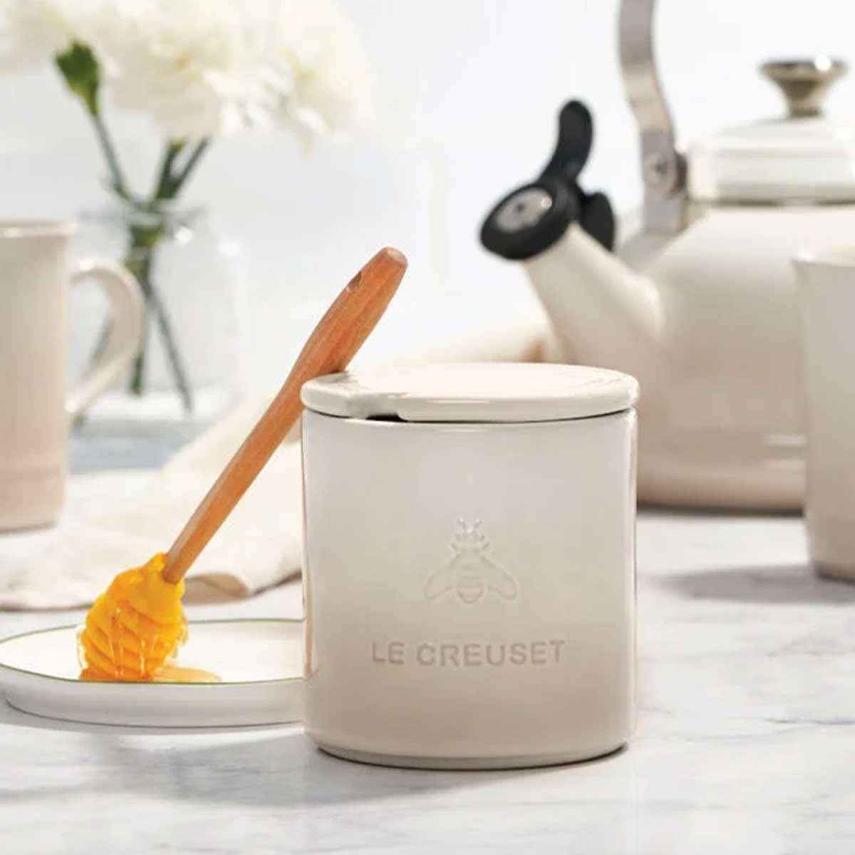 Le Creuset Honey Pot & The French Bee Gift Box | ekuBOX
