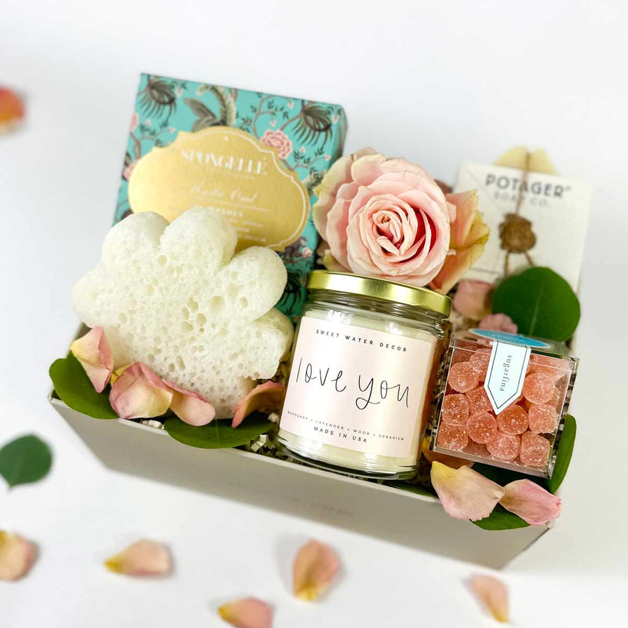 Mothers day gift box with Love You candle - best gift box for mothers day | ekuBOX 